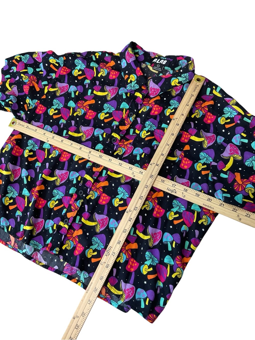 A.LAB Psychedelic Mushroom Button Front Shirt Top Size Large - Picture 4 of 6